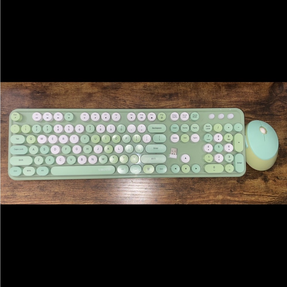 Green and Cream Keyboard and Mouse Set